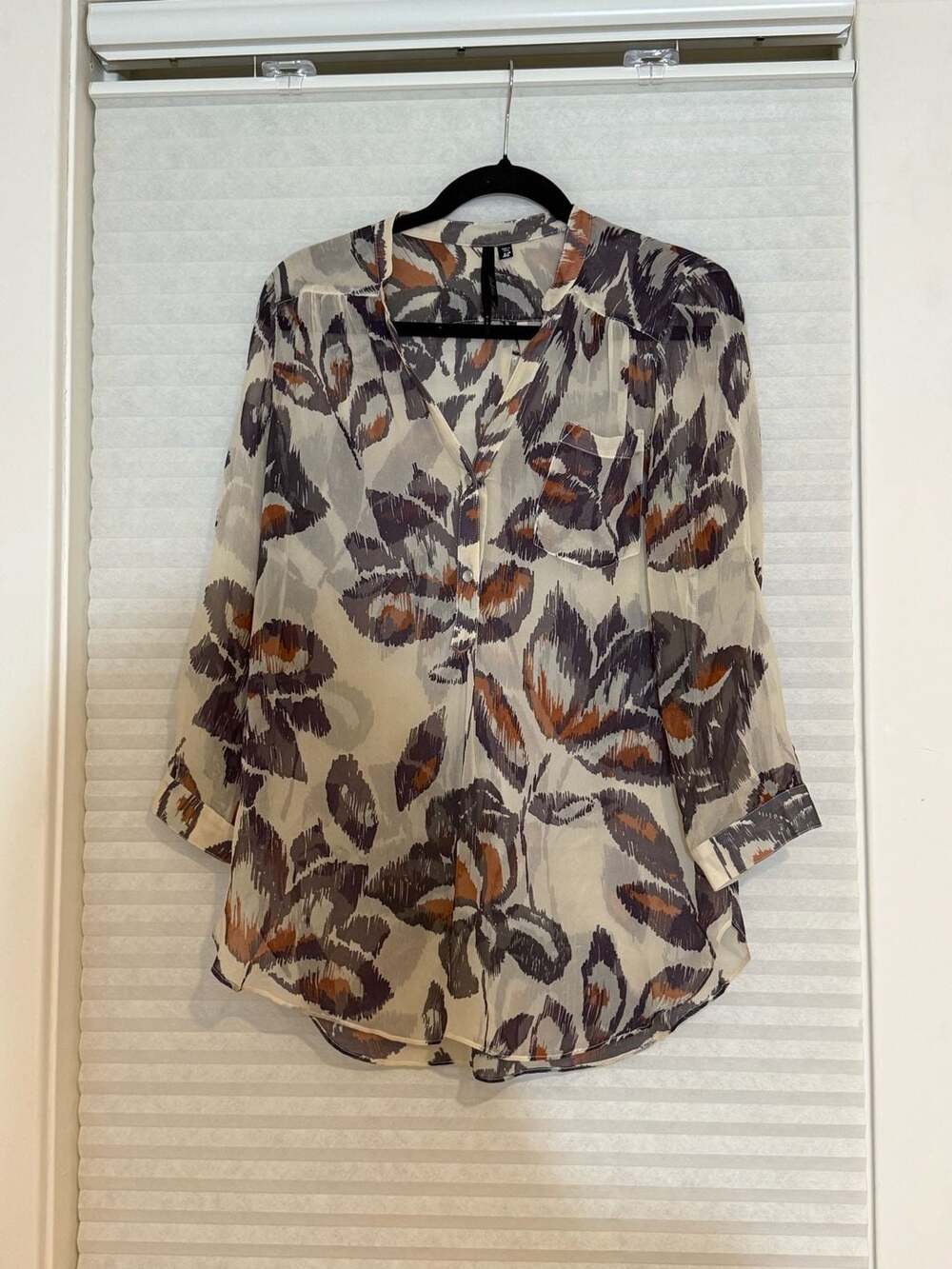 Bellatrix Silk Blouse Size XS Floral Print Long Sleeve Button Down Top